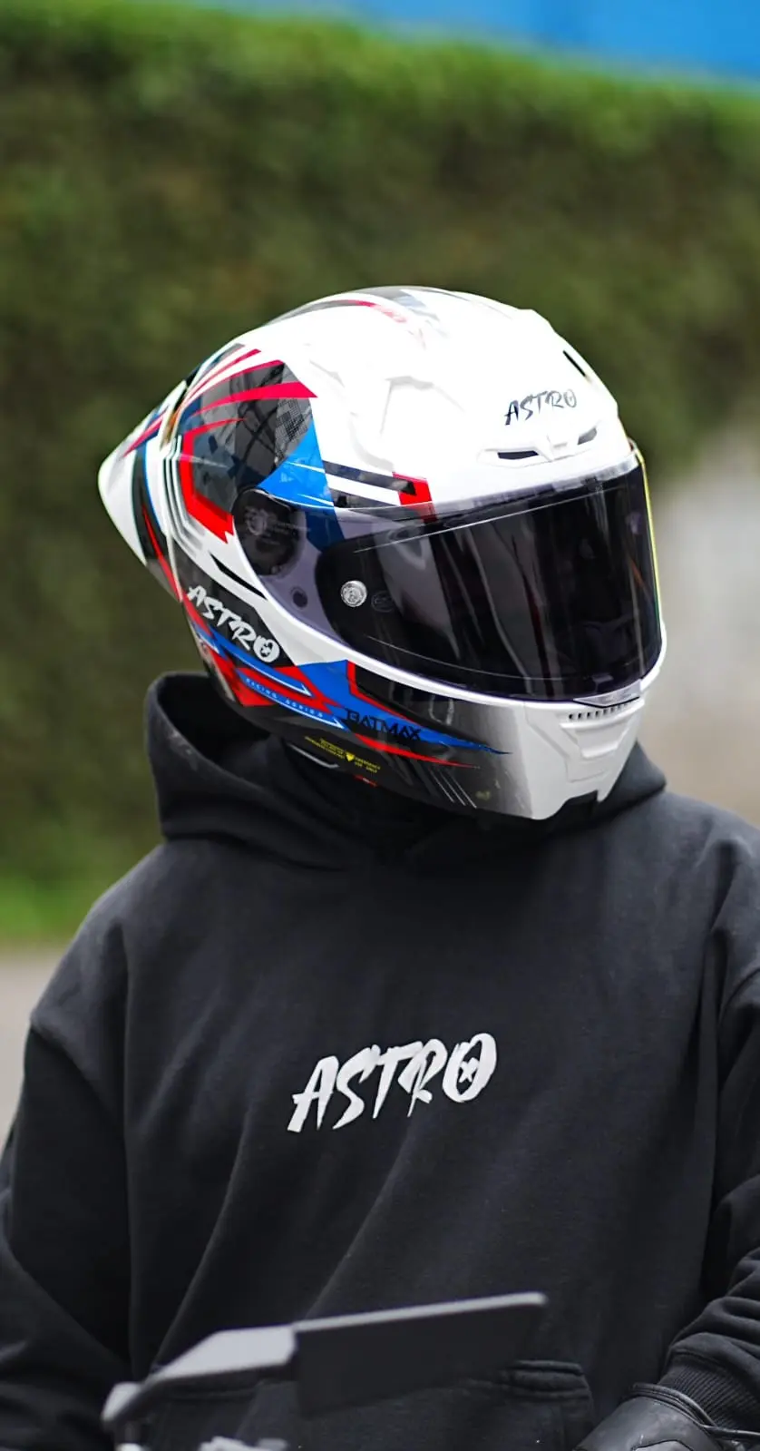 CASCO ASTRO PISTA BATMAX AZUL, BLANCO. ROJO