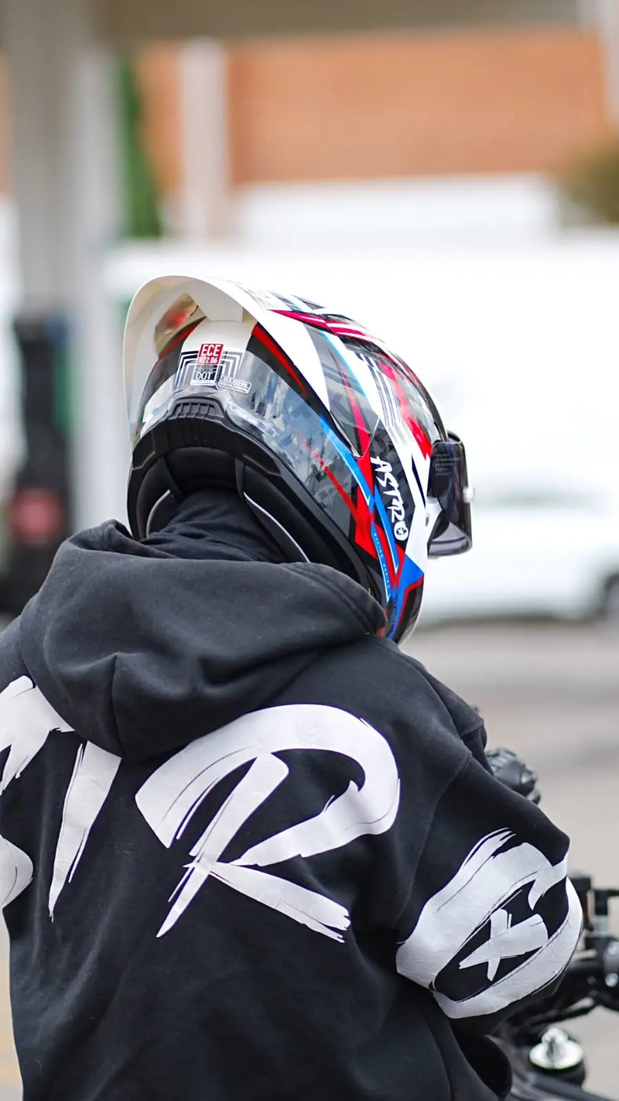 CASCO ASTRO PISTA BATMAX AZUL, BLANCO. ROJO