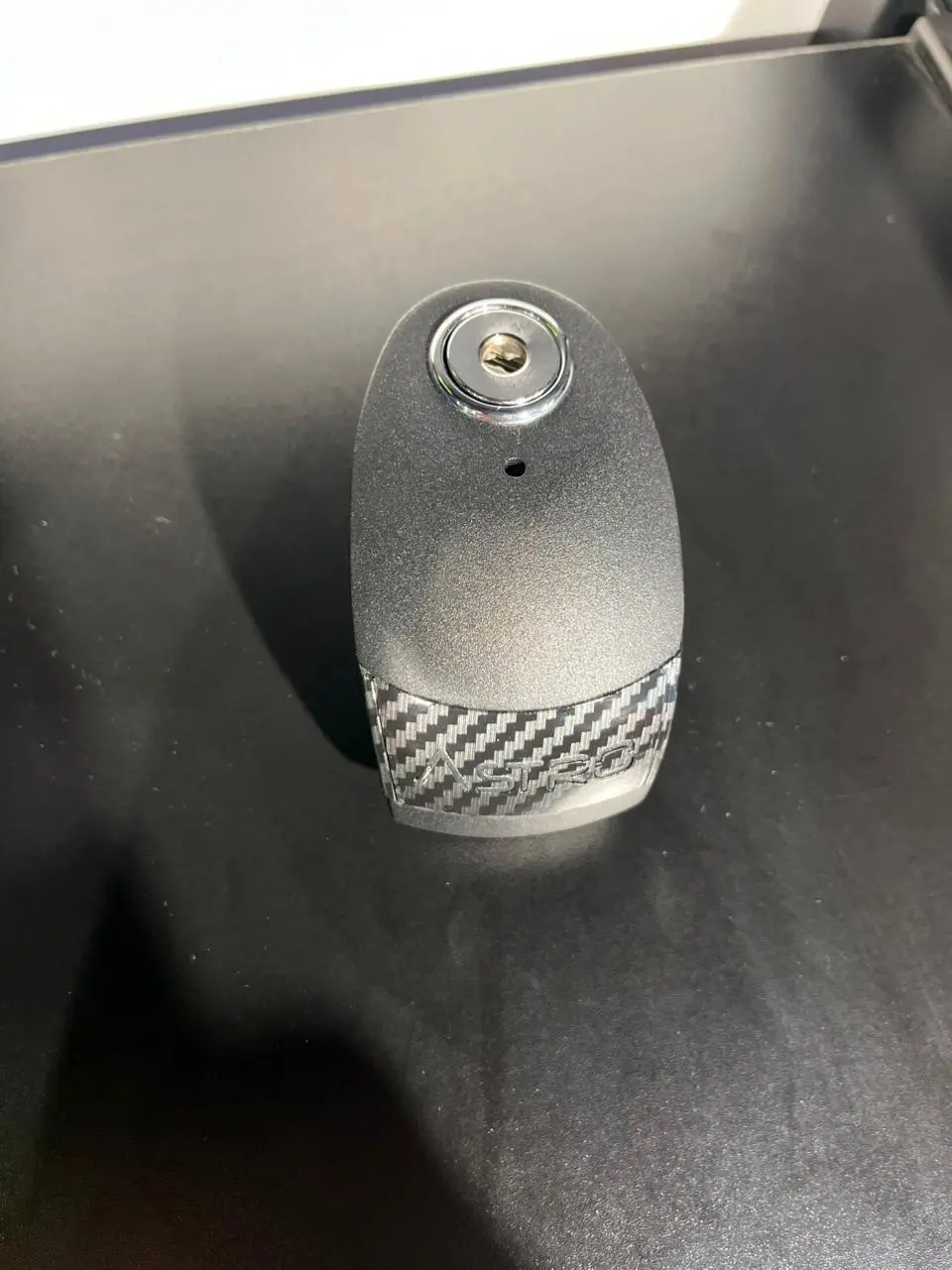 CANDADO DE DISCO ANTIROBO CON ALARMA ASTRO ASD6 NEGRO