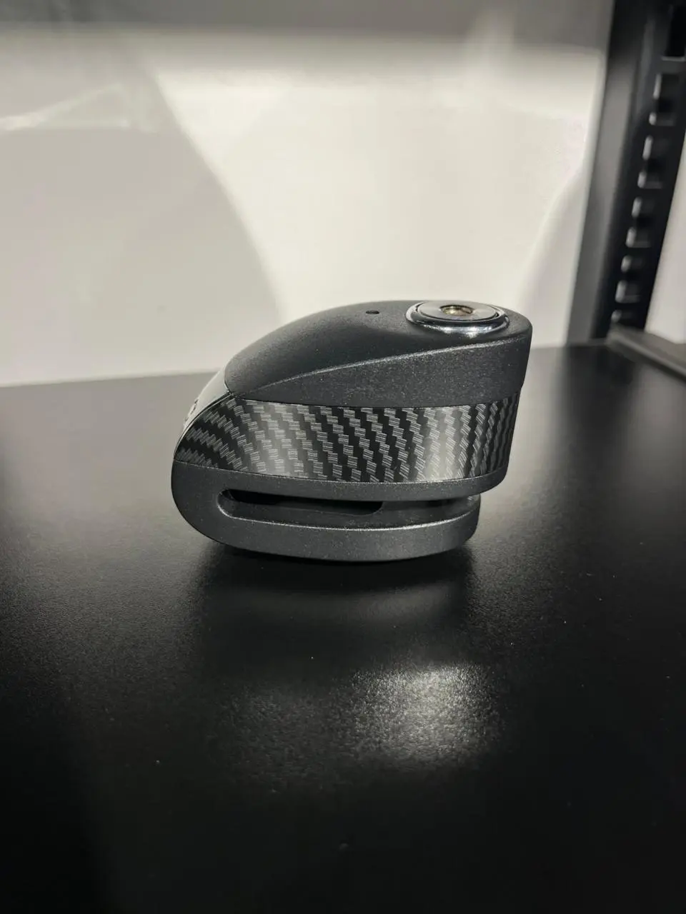 CANDADO DE DISCO ANTIROBO CON ALARMA ASTRO ASD6 NEGRO