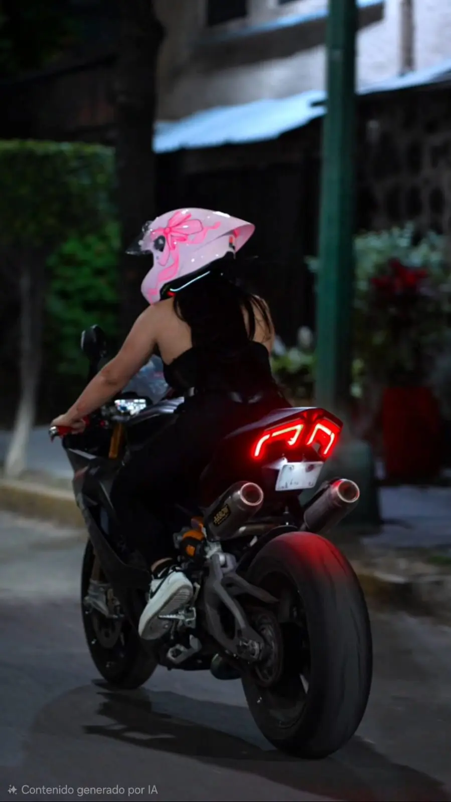 CASCO ASTRO PISTA MOÑO ROSA