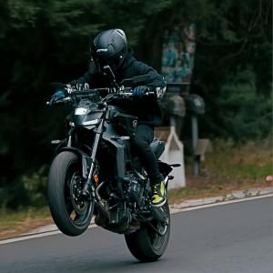 CASCO ASTRO PISTA NEGRO/NEGRO MATE