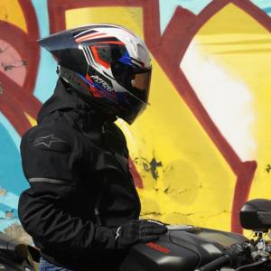 CASCO ASTRO PISTA BATMAX AZUL, BLANCO. ROJO