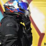 CASCO ASTRO PISTA AZUL, BLANCO. ROJO