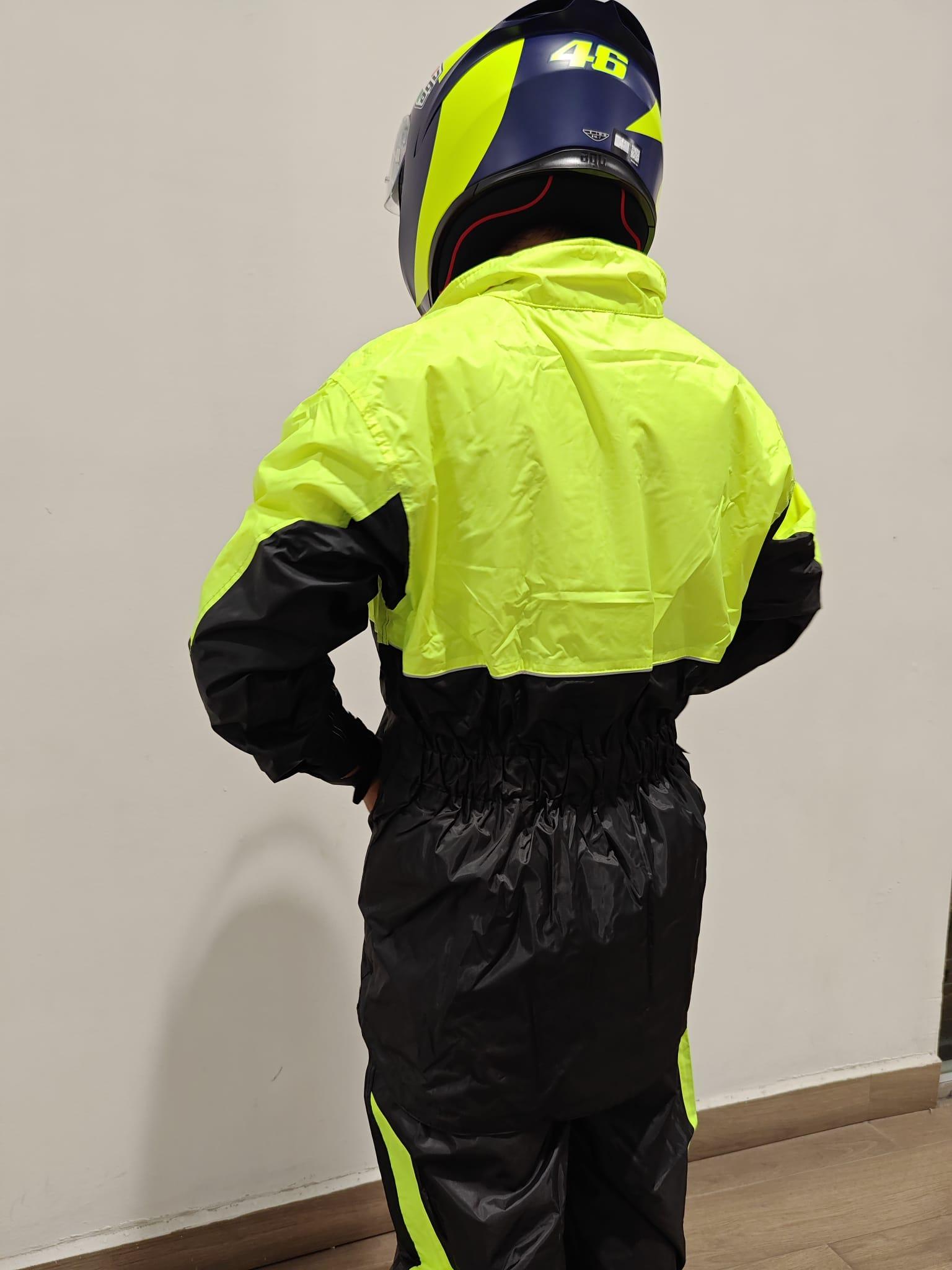 Impermeable Fassed Modelo A-203 Aionic Negro/Amarillo